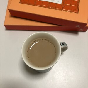 片手鍋で♪カフェオレ。グラニュー糖で♪